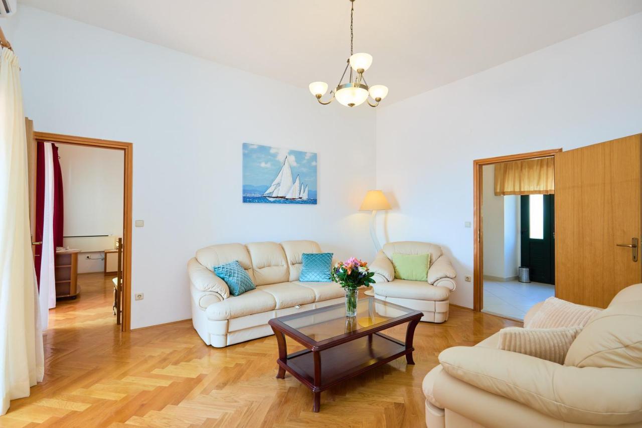 Apartman Ani مْليني المظهر الخارجي الصورة